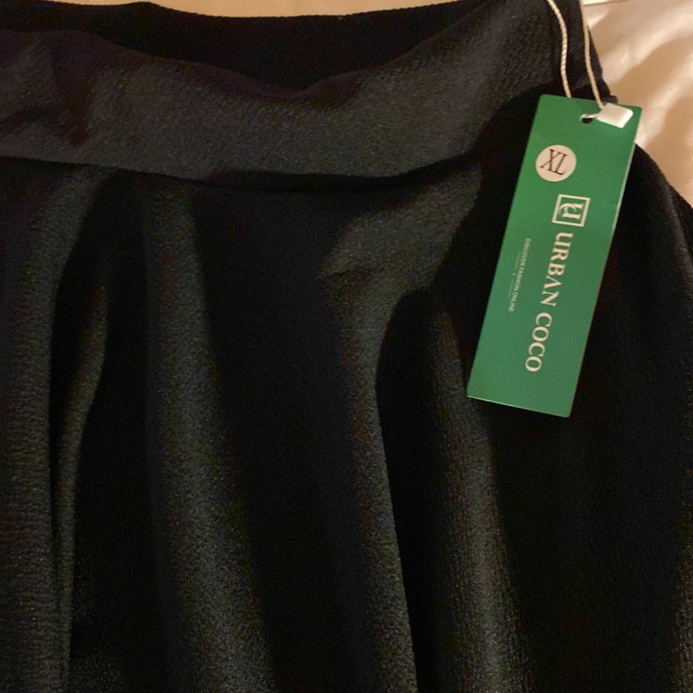 Black cheer skirt size XL - Picture 2 of 3